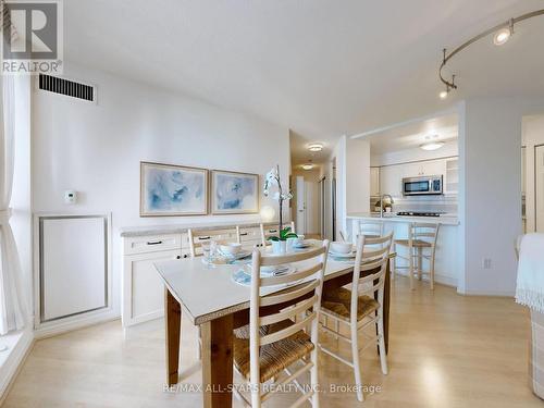 701 - 300 Balliol Street, Toronto, ON - Indoor Photo Showing Dining Room