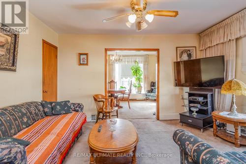 493 Carlaw Avenue, Toronto (North Riverdale), ON - Indoor Photo Showing Living Room