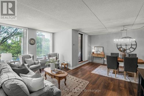 302 - 1540 Pickering Parkway, Pickering, ON - Indoor Photo Showing Living Room