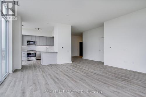 1509 - 185 Deerfield Road, Newmarket (Central Newmarket), ON - Indoor Photo Showing Kitchen