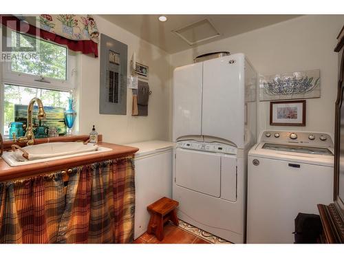 3835 N Cariboo 97 Highway, Williams Lake, BC - Indoor Photo Showing Laundry Room