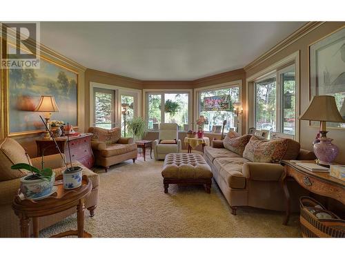 3835 N Cariboo 97 Highway, Williams Lake, BC - Indoor Photo Showing Living Room