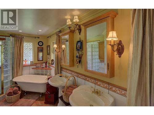 3835 N Cariboo 97 Highway, Williams Lake, BC - Indoor Photo Showing Bathroom