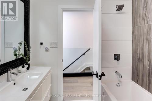 46 Borden Street, Toronto, ON - Indoor Photo Showing Bathroom