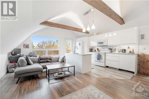 Unit 3 - 450 Byron Avenue, Ottawa, ON - Indoor Photo Showing Kitchen