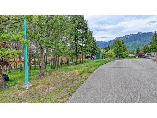 7315 Glacier Drive, Radium Hot Springs, BC 