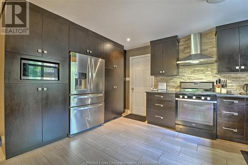 63 Fairway Crescent Unit# 2, Amherstburg, ON - Indoor Photo Showing Kitchen With Upgraded Kitchen