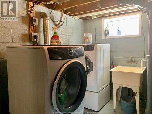1244 Dot, Windsor, ON - Indoor Photo Showing Laundry Room