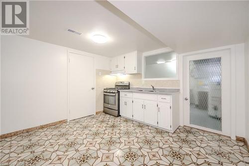 127 Applewood Crescent, Guelph, ON - Indoor Photo Showing Kitchen With Double Sink