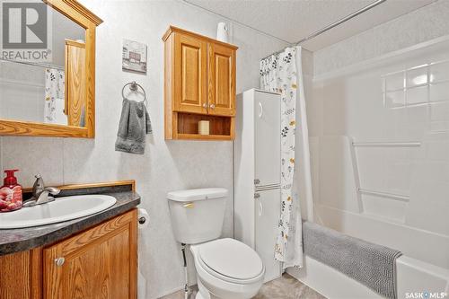 2 Clark Street, Sun Valley, SK - Indoor Photo Showing Bathroom