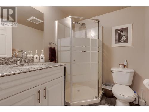 105 3307 Westwood Drive, Prince George, BC - Indoor Photo Showing Bathroom