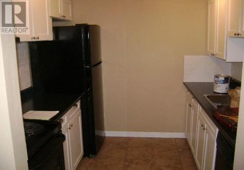 1716 Willowbrook Crescent Unit# 203, Dawson Creek, BC - Indoor Photo Showing Kitchen