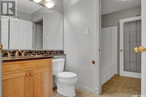 108 Park Street, Grand Coulee, SK - Indoor Photo Showing Bathroom