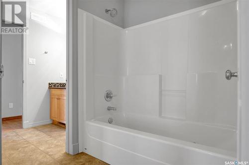 108 Park Street, Grand Coulee, SK - Indoor Photo Showing Bathroom