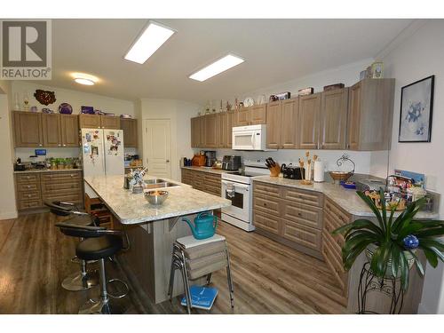 1645 Cottonwood Street, Telkwa, BC - Indoor Photo Showing Kitchen With Double Sink