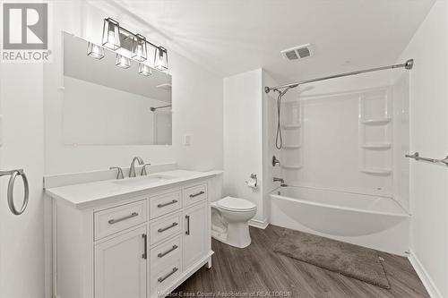 2405 Dandurand Boulevard, Windsor, ON - Indoor Photo Showing Bathroom