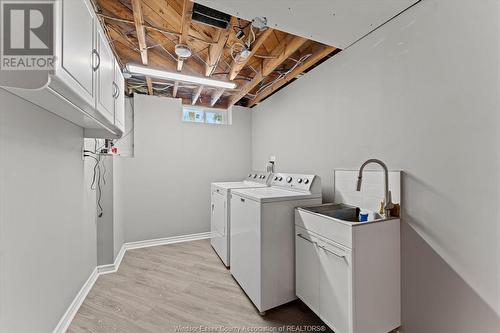 2405 Dandurand Boulevard, Windsor, ON - Indoor Photo Showing Laundry Room