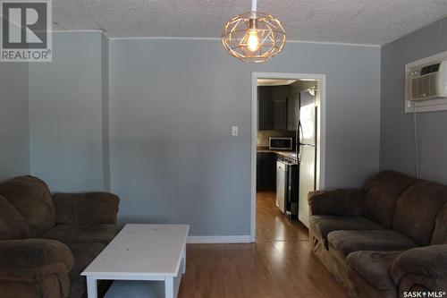 724 3Rd Street E, Shaunavon, SK - Indoor Photo Showing Living Room