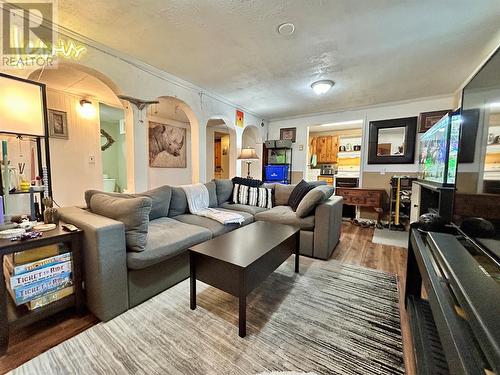 6217 97Th Street, Osoyoos, BC - Indoor Photo Showing Living Room