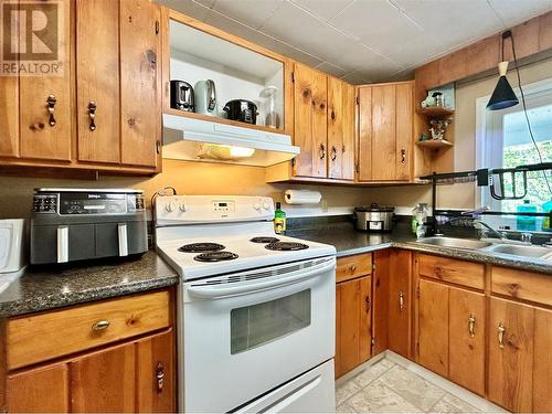 6217 97Th Street, Osoyoos, BC - Indoor Photo Showing Kitchen With Double Sink