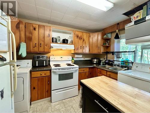 6217 97Th Street, Osoyoos, BC - Indoor Photo Showing Kitchen With Double Sink