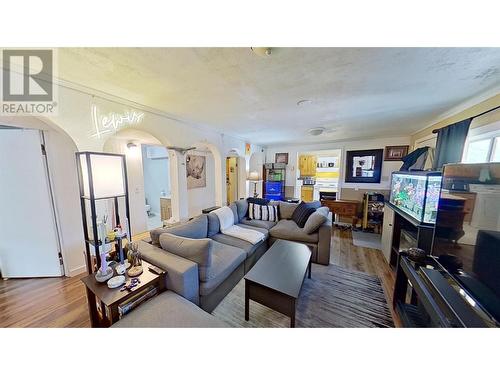 6217 97Th Street, Osoyoos, BC - Indoor Photo Showing Living Room