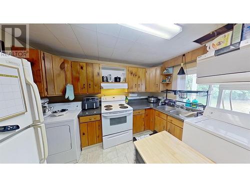 6217 97Th Street, Osoyoos, BC - Indoor Photo Showing Laundry Room