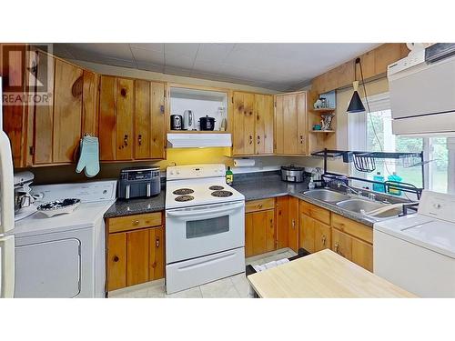 6217 97Th Street, Osoyoos, BC - Indoor Photo Showing Laundry Room