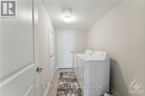 209 Anyolite, Ottawa, ON - Indoor Photo Showing Laundry Room