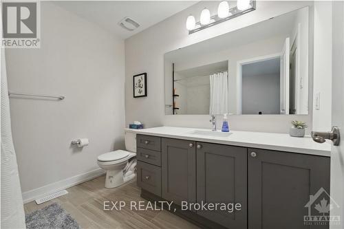 209 Anyolite, Ottawa, ON - Indoor Photo Showing Bathroom