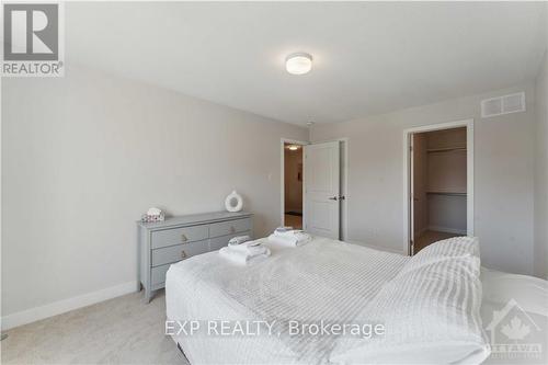 209 Anyolite, Ottawa, ON - Indoor Photo Showing Bedroom