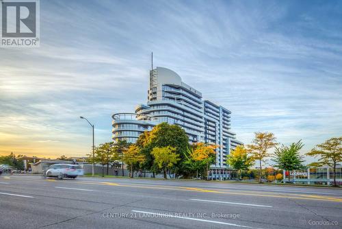 301 - 2885 Bayview Avenue, Toronto (Bayview Village), ON - Outdoor