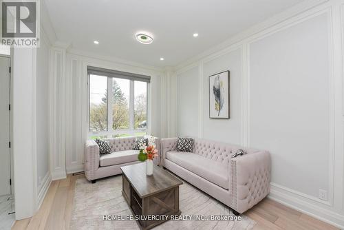 455 Samford Place, Oakville (Bronte East), ON - Indoor Photo Showing Living Room