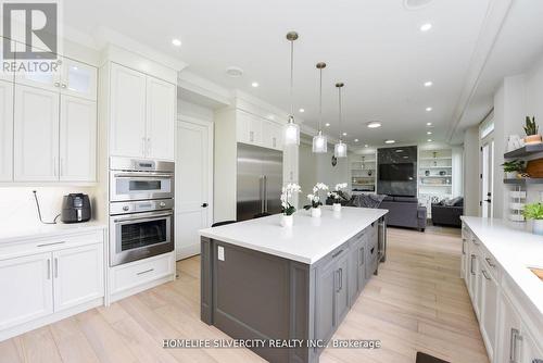 455 Samford Place, Oakville (Bronte East), ON - Indoor Photo Showing Kitchen With Upgraded Kitchen