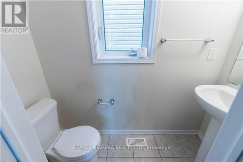 2 Froggy Drive, Thorold, ON - Indoor Photo Showing Bathroom