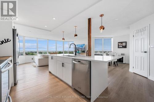 511 - 495 8 Highway, Hamilton, ON - Indoor Photo Showing Kitchen With Upgraded Kitchen