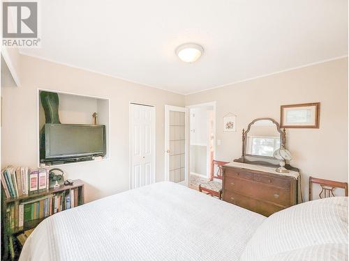 4827 Kitwanga Drive, 108 Mile Ranch, BC - Indoor Photo Showing Bedroom