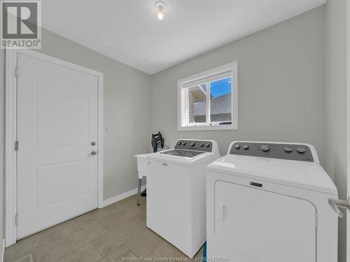 10363 Beverly Glen, Windsor, ON - Indoor Photo Showing Laundry Room