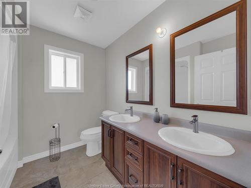 10363 Beverly Glen, Windsor, ON - Indoor Photo Showing Bathroom