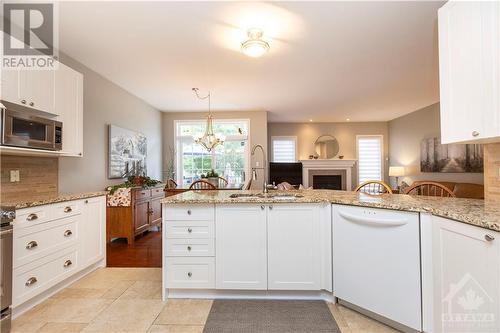 1854 Springridge Drive, Ottawa, ON - Indoor Photo Showing Kitchen With Upgraded Kitchen