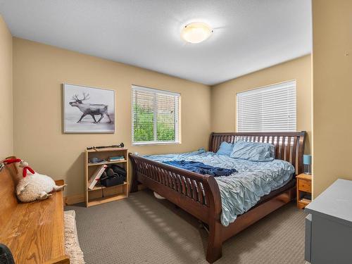 9993 Finlay Road, Kamloops, BC - Indoor Photo Showing Bedroom