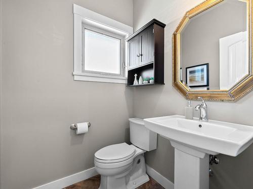 1-576 Nicola Street, Kamloops, BC - Indoor Photo Showing Bathroom