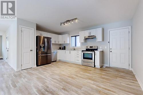 22 Bounty Avenue, Thorold, ON - Indoor Photo Showing Kitchen