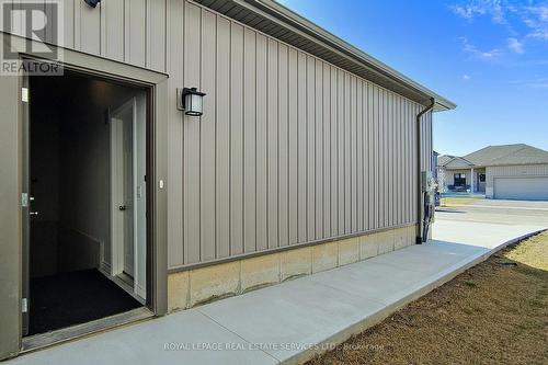 22 Bounty Avenue, Thorold, ON - Outdoor With Exterior