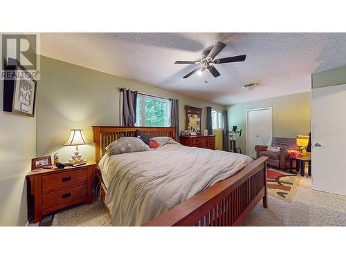 2226 Cook Street, Creston, BC - Indoor Photo Showing Bedroom