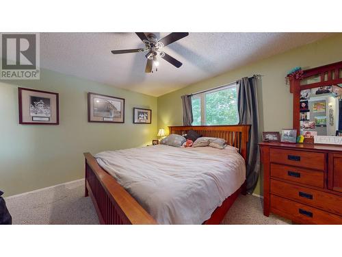 2226 Cook Street, Creston, BC - Indoor Photo Showing Bedroom