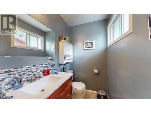 2226 Cook Street, Creston, BC - Indoor Photo Showing Bathroom