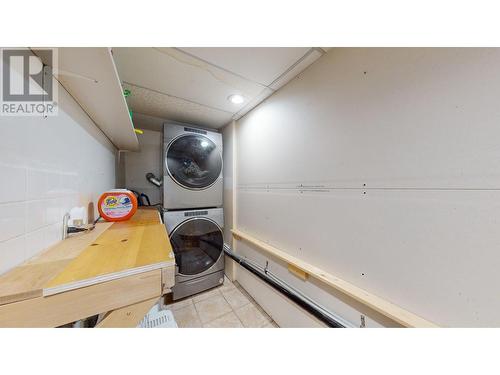 2226 Cook Street, Creston, BC - Indoor Photo Showing Laundry Room