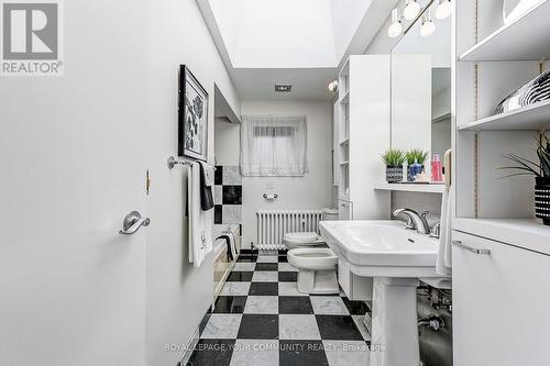 2127 Cliff Road, Mississauga, ON - Indoor Photo Showing Bathroom
