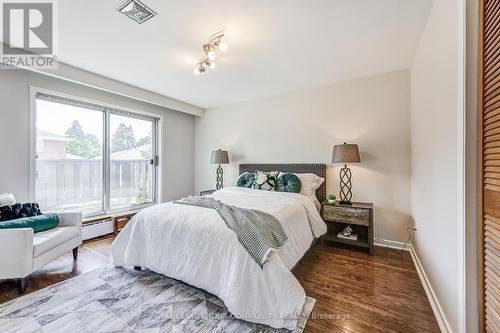 2127 Cliff Road, Mississauga, ON - Indoor Photo Showing Bedroom